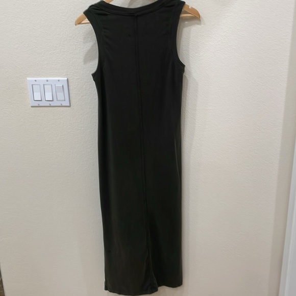 Lululemon Olive Green Sleeveless Dress—BEAUTIFUL!!  Wonderful Fabric—Excl. Cond! - Picture 4 of 7